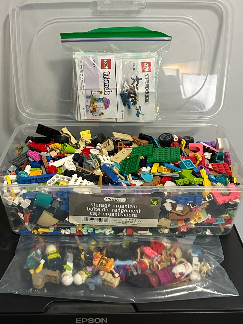Tub of Lego - 2500+ pieces!!